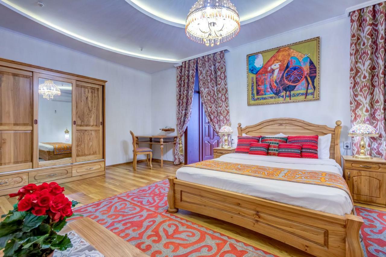 Navat Hotel Biskek Kültér fotó